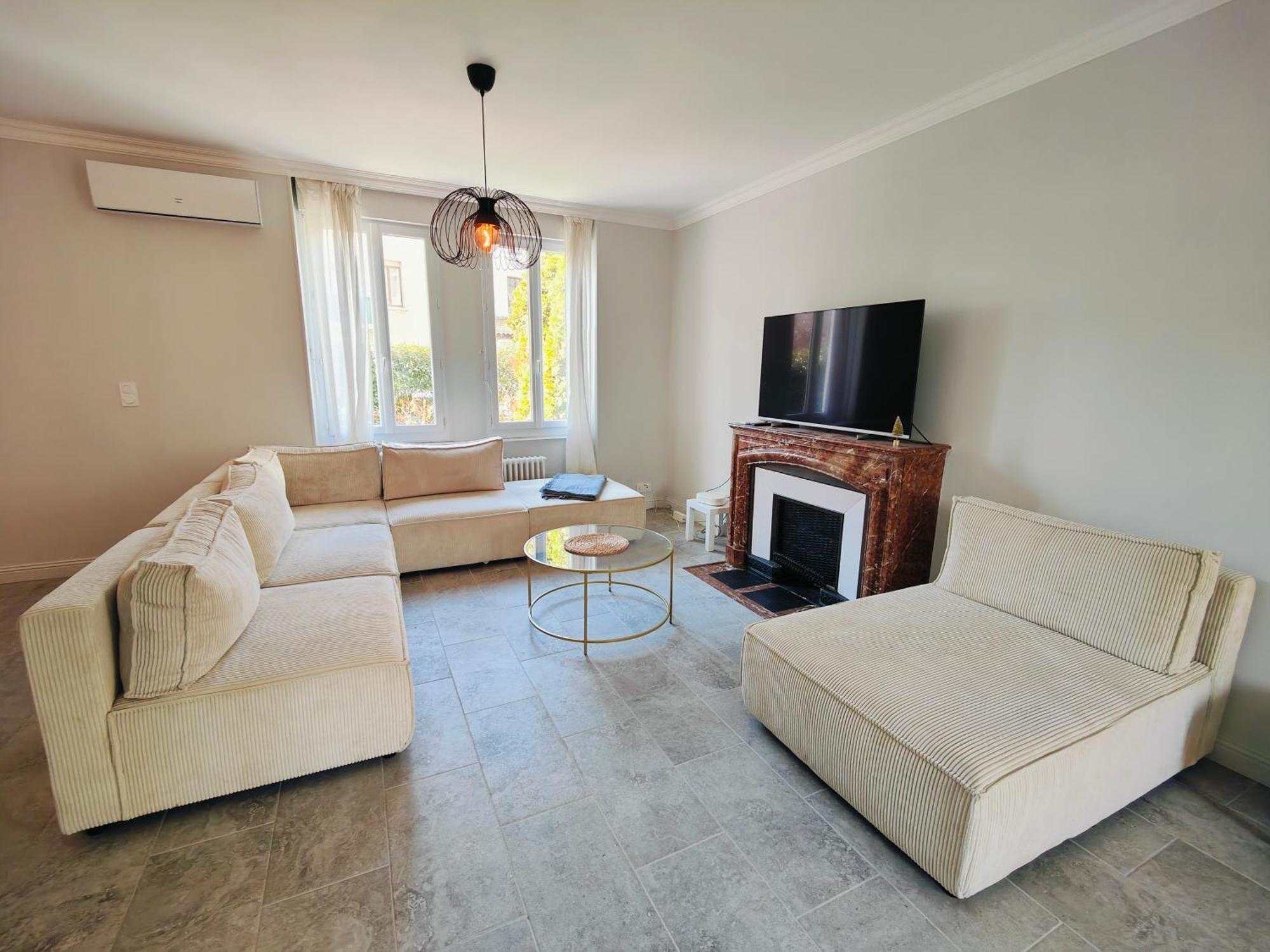 Self-Checkin Town House - Rooms To Rent In A Beautiful Modern Town House - Not A Hotel - Location De Chambres Avec Arrivee En Autonomie - Extra Fee For Sheets And Towels - Private Parking - Check Your Plateform Inbox And Follow Check-In Instructions Saint-Romain-en-Gal Eksteriør billede